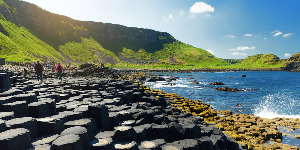 Efsanevi Doğa Harikası: Devler Kaldırımı Gezi Rehberi